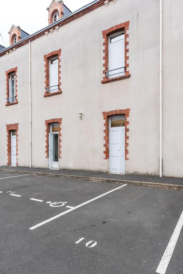 Studio Centre Ville Avec Parking Prive Cholet Exterior foto